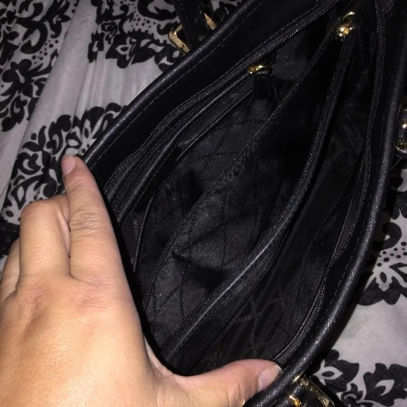 MK purse - Picture 4 of 4